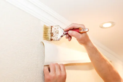 Pose de papier peint à Château-Larcher — revêtements muraux et toiles de verre